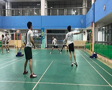 安的羽毛球活动的日常：激情拼搏，促进内部沟通